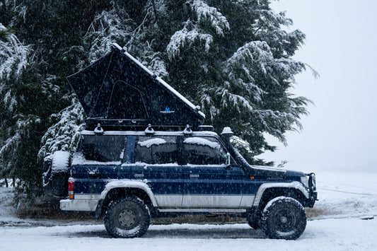 Hardshell Rooftop Tent In the snow