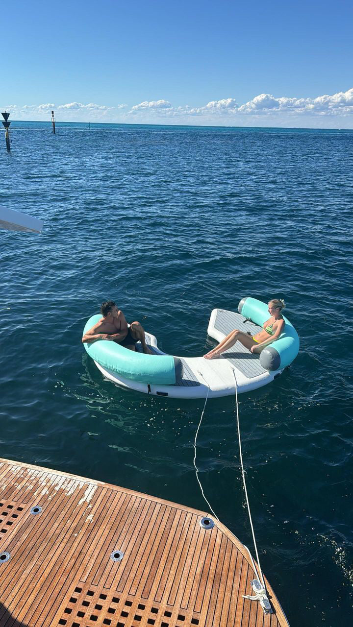 Floating Lounge