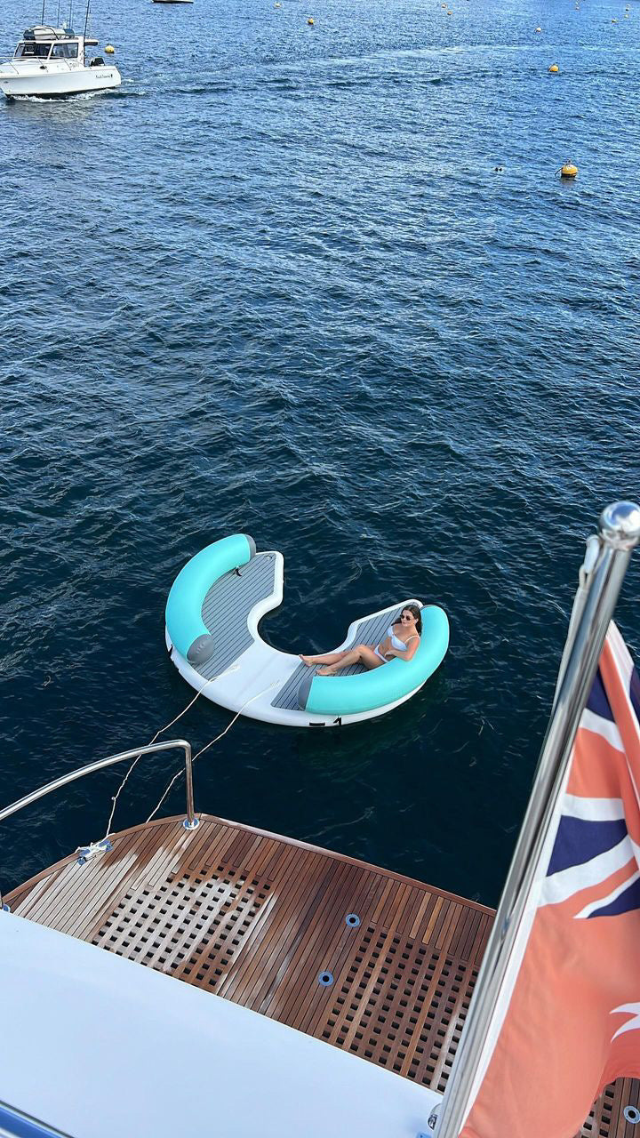 Floating Lounge